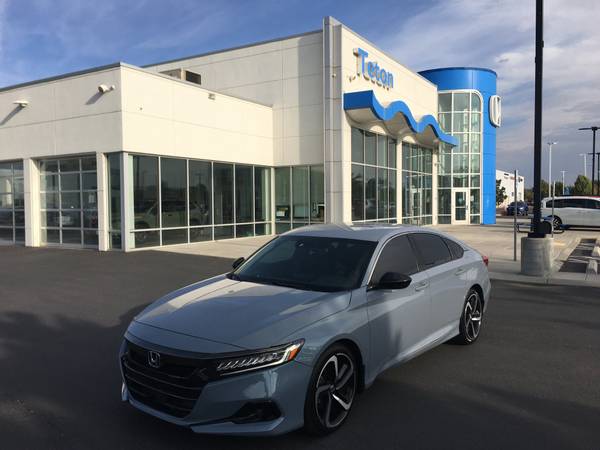 Honda Accord with VIN: 1HGCV1F38NA088336