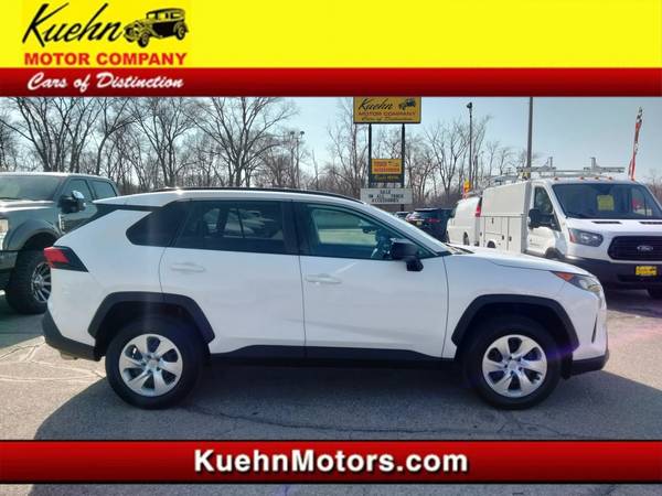 Toyota RAV4 with VIN: 2T3F1RFV0KW082177