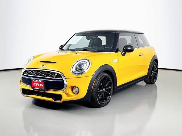 MINI Cooper with VIN: WMWXM7C52ET987383