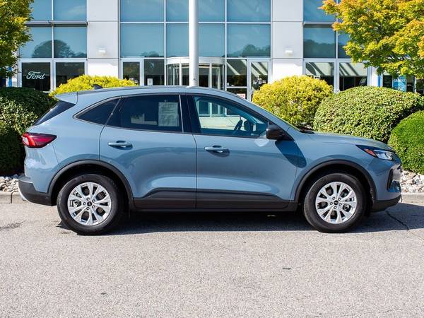 Ford Escape with VIN: 1FMCU0GN5SUA48538