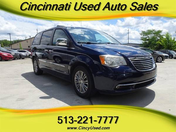Chrysler Town and Country with VIN: 2C4RC1CG4ER410066