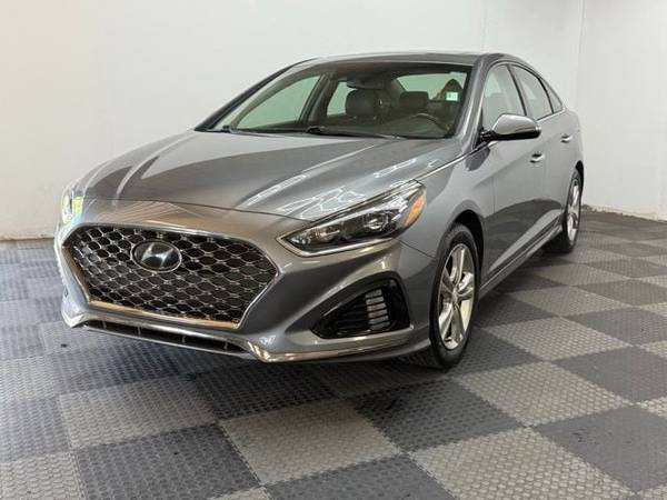 Hyundai Sonata with VIN: 5NPE34AF4JH720638