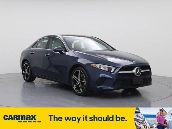 Mercedes-Benz A-Class with VIN: W1K3G4FB8NJ353571