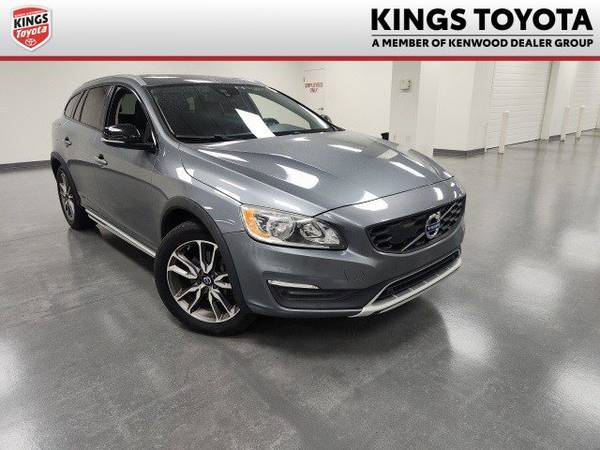 Volvo V60 Cross Country with VIN: YV440MWK1J2053214