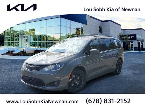 Chrysler Pacifica with VIN: 2C4RC1BG4LR183282