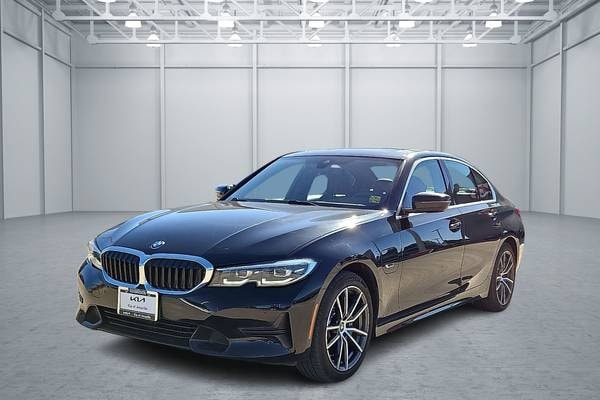 2022 BMW 3 Series 330e Plug-In Hybrid