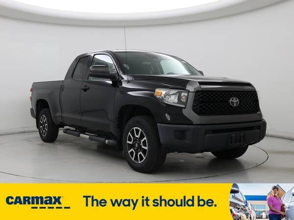 Toyota Tundra with VIN: 5TFUM5F10KX082809