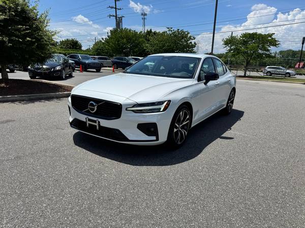 Volvo S60 with VIN: 7JRL12FK7RG318444