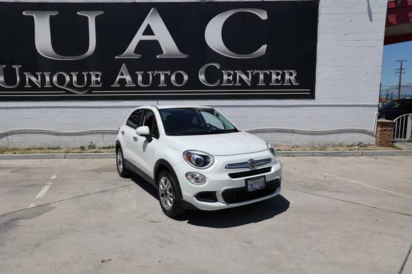 FIAT 500X with VIN: ZFBCFXBT0GP328069