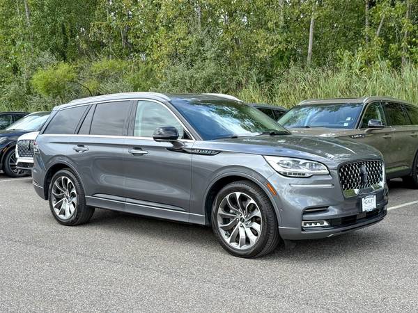 Lincoln Aviator with VIN: 5LMYJ8XY5PNL02285