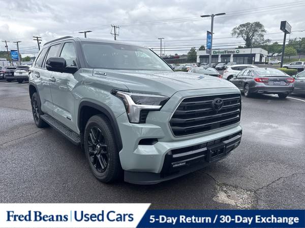 Toyota Sequoia with VIN: 7SVAAABA4RX032425