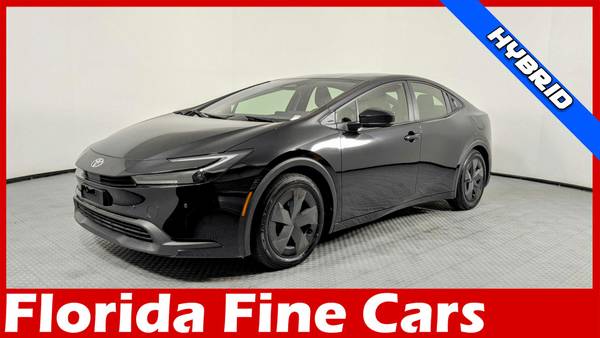 Toyota Prius with VIN: JTDACAAU2R3023519