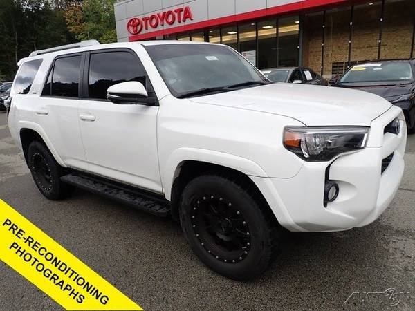 Toyota 4Runner with VIN: JTEBU5JRXG5318885