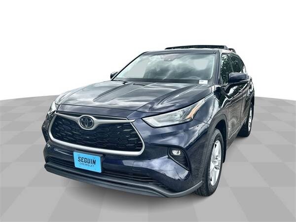 Toyota Highlander with VIN: 5TDBZRBH2NS588431
