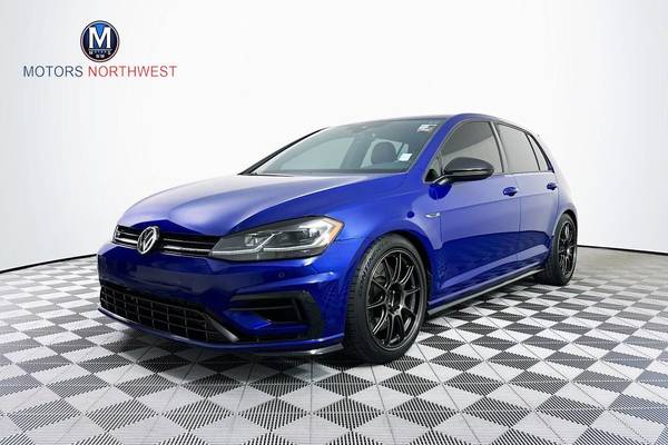 2018 Volkswagen Golf R 2.0T w/DCC and Navigation Hatchback