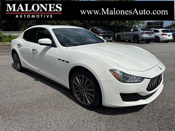 Maserati Ghibli with VIN: ZAM57XSA8K1328257