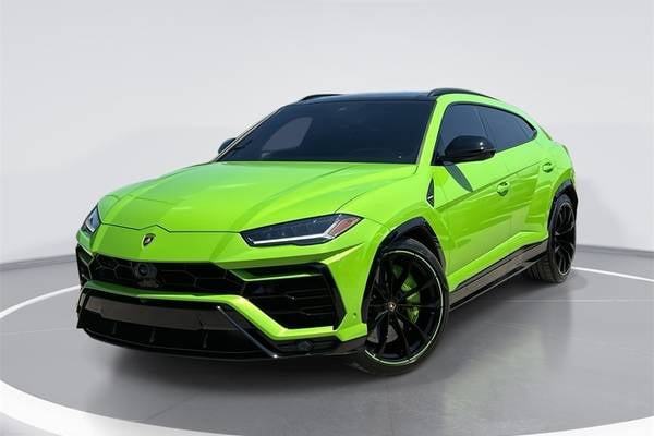 2022 Lamborghini Urus Pearl Capsule