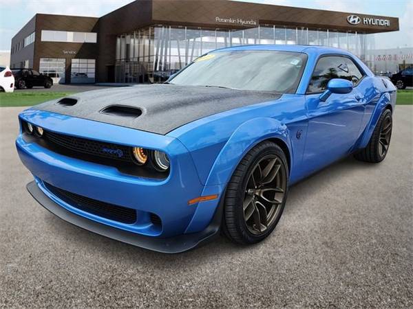 Dodge Challenger with VIN: 2C3CDZC97PH641396