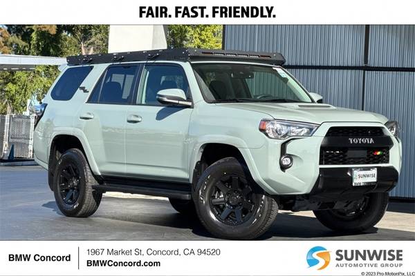 Toyota 4Runner with VIN: JTERU5JR8N6010605