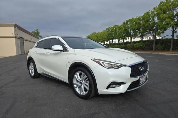 2018 INFINITI QX30 Premium