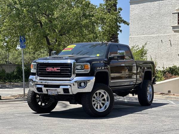 GMC Sierra 2500HD with VIN: 1GT12TEY5JF205441