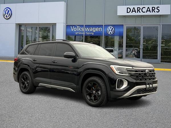 Volkswagen Atlas with VIN: 1V2GR2CA4RC590086