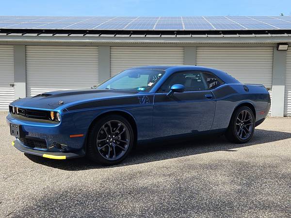 Dodge Challenger with VIN: 2C3CDZBTXPH668539