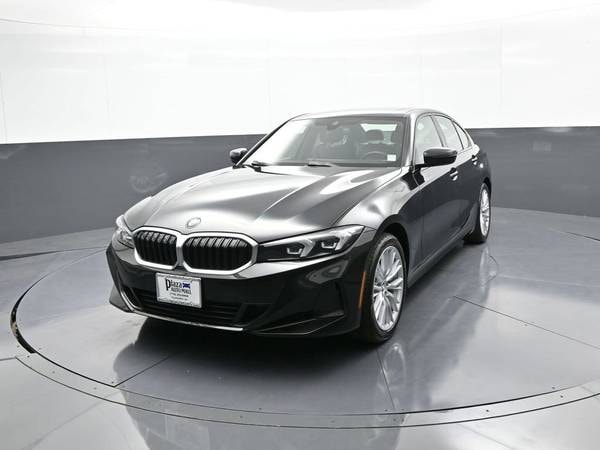 BMW 3 Series with VIN: 3MW89FF07P8D32260