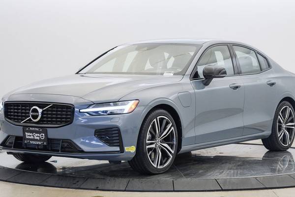 Certified 2022 Volvo S60 Recharge Plug-In Hybrid T8 R-Design