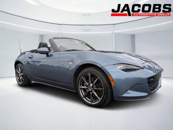 Mazda MX-5 Miata with VIN: JM1NDAD71G0118673