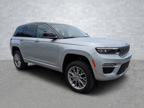 Jeep Grand Cherokee with VIN: 1C4RJHEG2P8702101