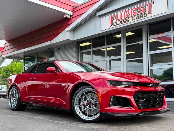 Chevrolet Camaro with VIN: 1G1FJ3D66K0152965