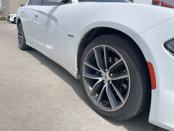Dodge Charger with VIN: 2C3CDXCT0GH302415