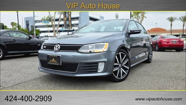 Volkswagen Jetta GLI with VIN: 3VW4T7AJ1EM372070
