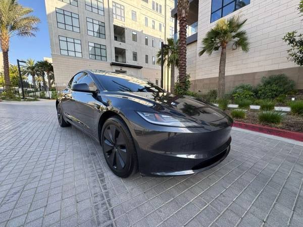 Tesla Model 3 with VIN: 5YJ3E1EA3RF870121