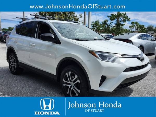 Toyota RAV4 with VIN: JTMZFREV3HJ719781