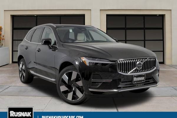 2023 Volvo XC60 Recharge T8 Ultimate Bright
