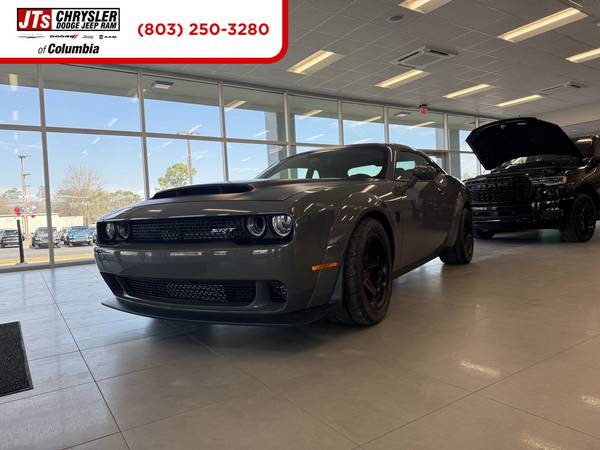 Dodge Challenger with VIN: 2C3CDZH91JH100943