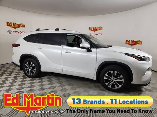 Toyota Highlander with VIN: 5TDHZRBH9NS582877