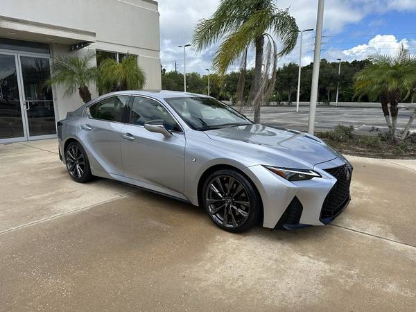 Lexus IS 350 with VIN: JTHGZ1B22N5050853