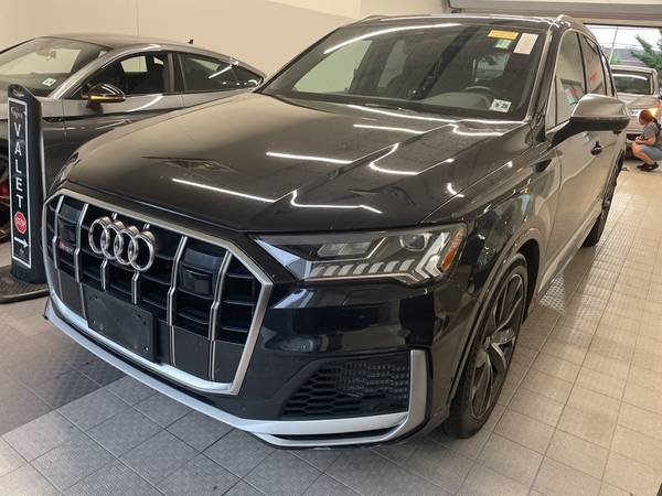 Audi SQ7 with VIN: WA1AWAF7XLD013178