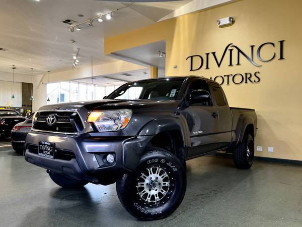 Toyota Tacoma with VIN: 5TFTU4GN9FX070252