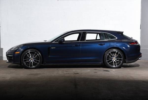 Porsche Panamera with VIN: WP0CE2A74NL164007
