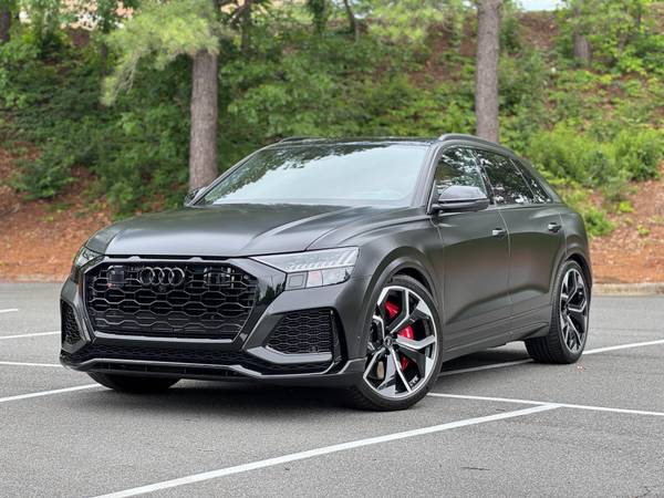 Audi RS Q8 with VIN: WU1ARBF1XND026663