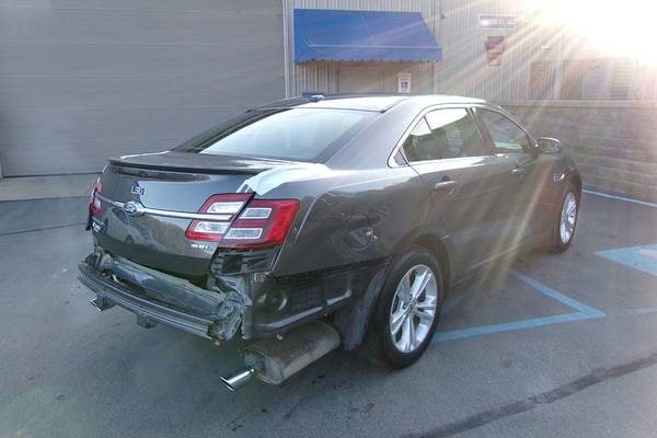 2018 Ford Taurus SEL