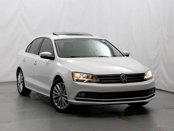 Volkswagen Jetta with VIN: 3VWL07AJ7GM243404