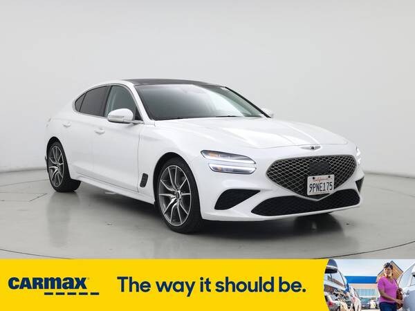 Genesis G70 with VIN: KMTG34TA3NU086326