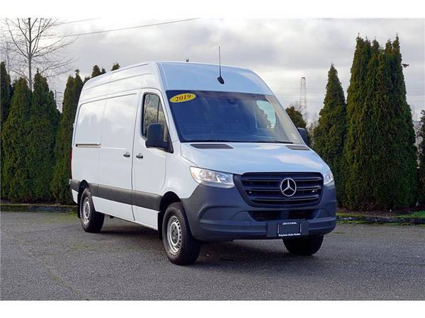 Mercedes-Benz Sprinter with VIN: WD3PF0CD9KP174181