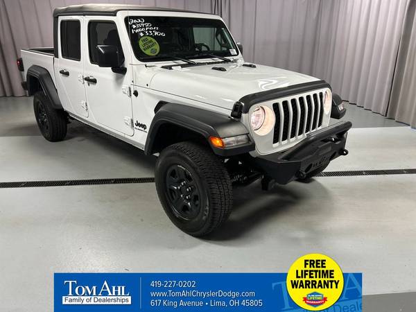 Jeep Gladiator with VIN: 1C6JJTAG2NL160117