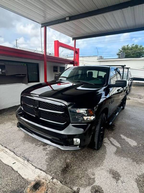 Ram 1500 with VIN: 1C6RR7FT0JS309004